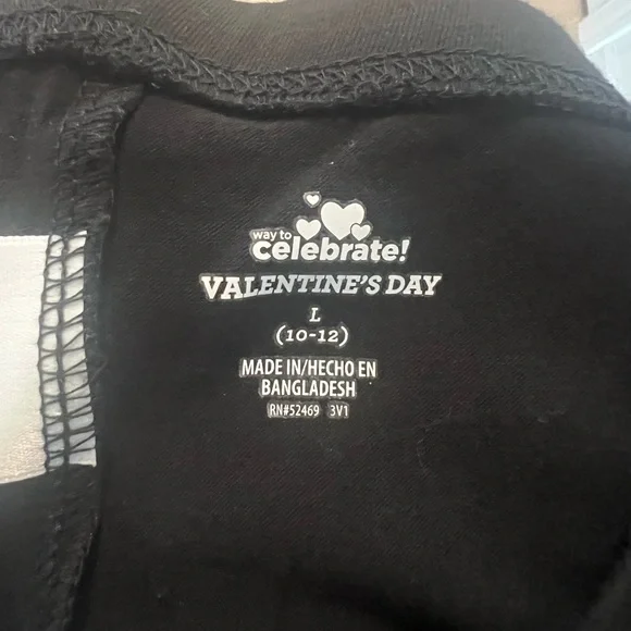 Charming Black Kids Leggings with Red Heart Details - Picture 2 of 2